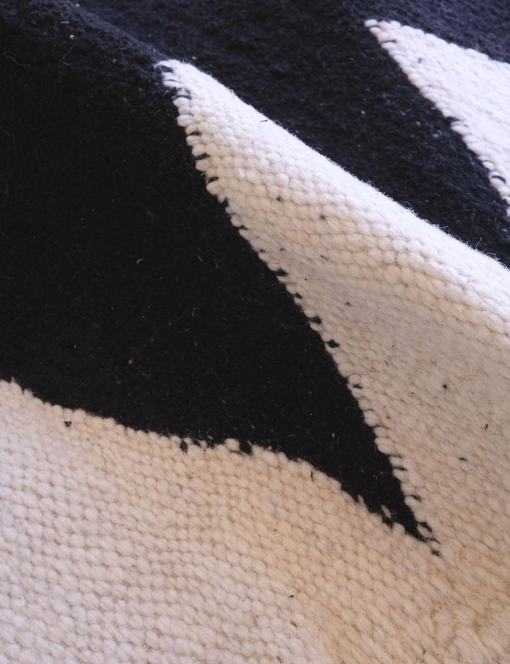 Black Kilim Rug - 305 x 215 cm