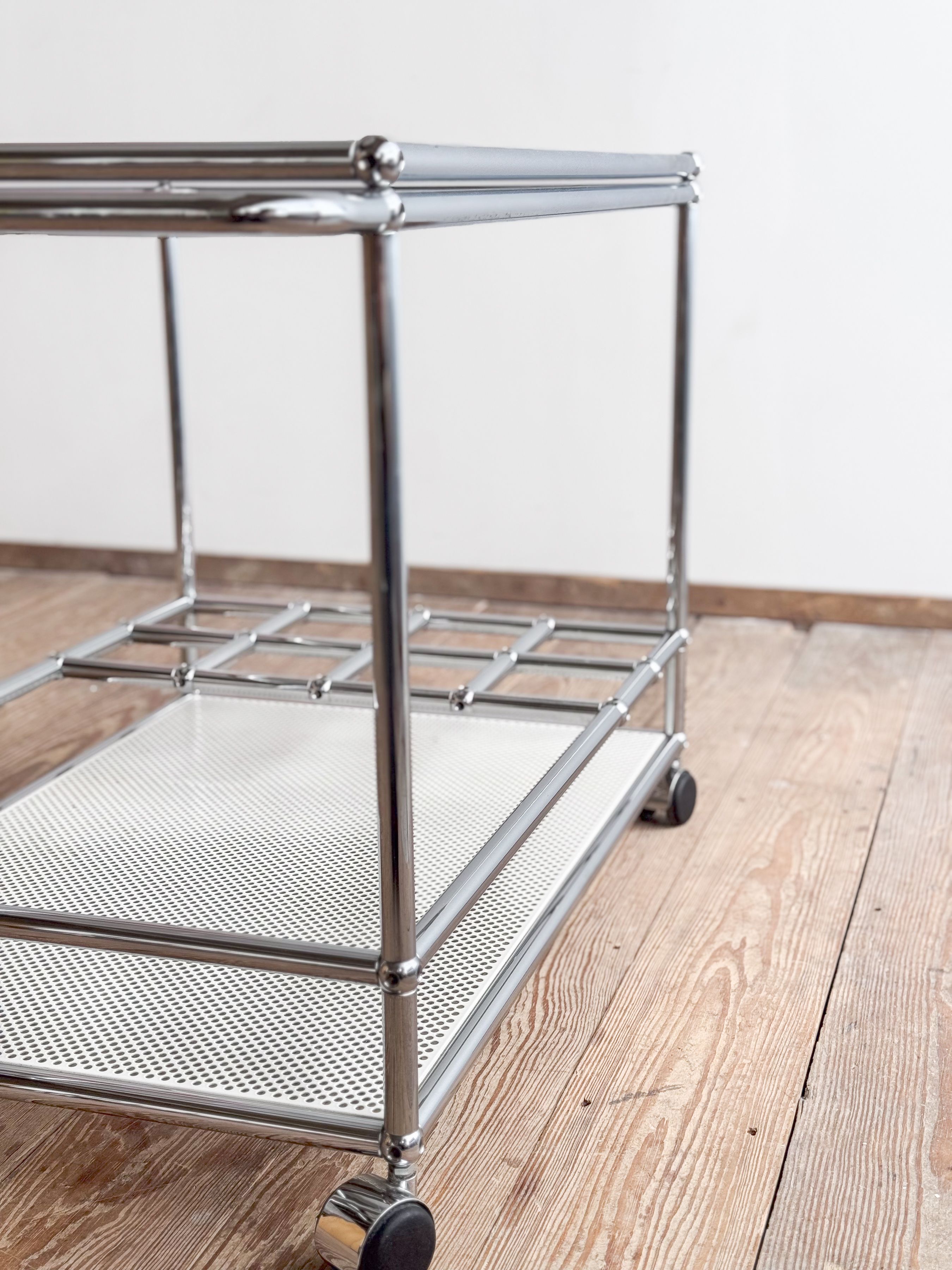 Chariot de service/ bar/ thé USM Haller, blanc et verre, Fritz Haller
