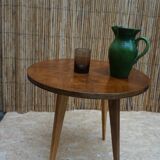 Guéridon ou table basse en noyer art déco.