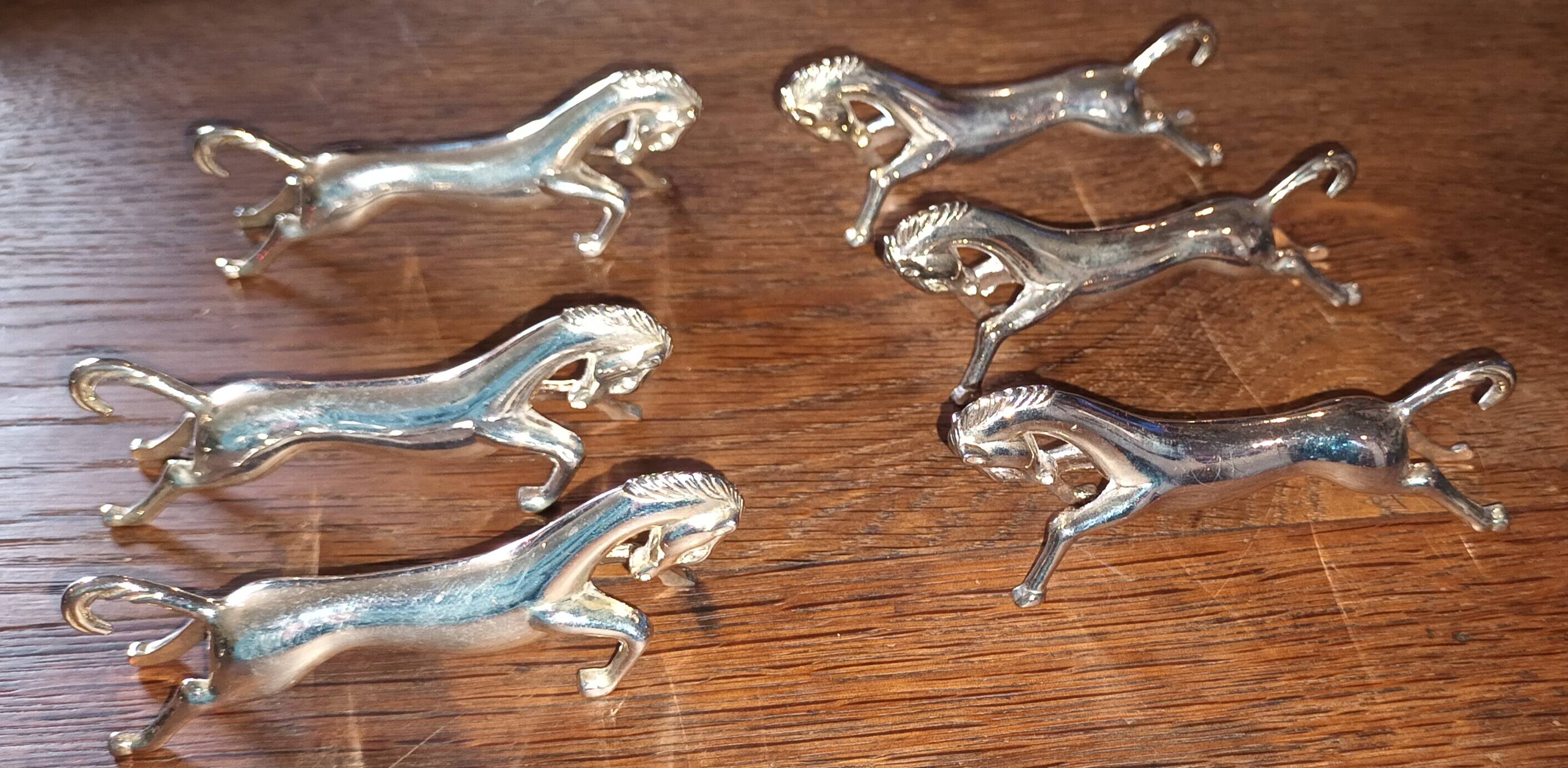 6 "horse" knife holders
