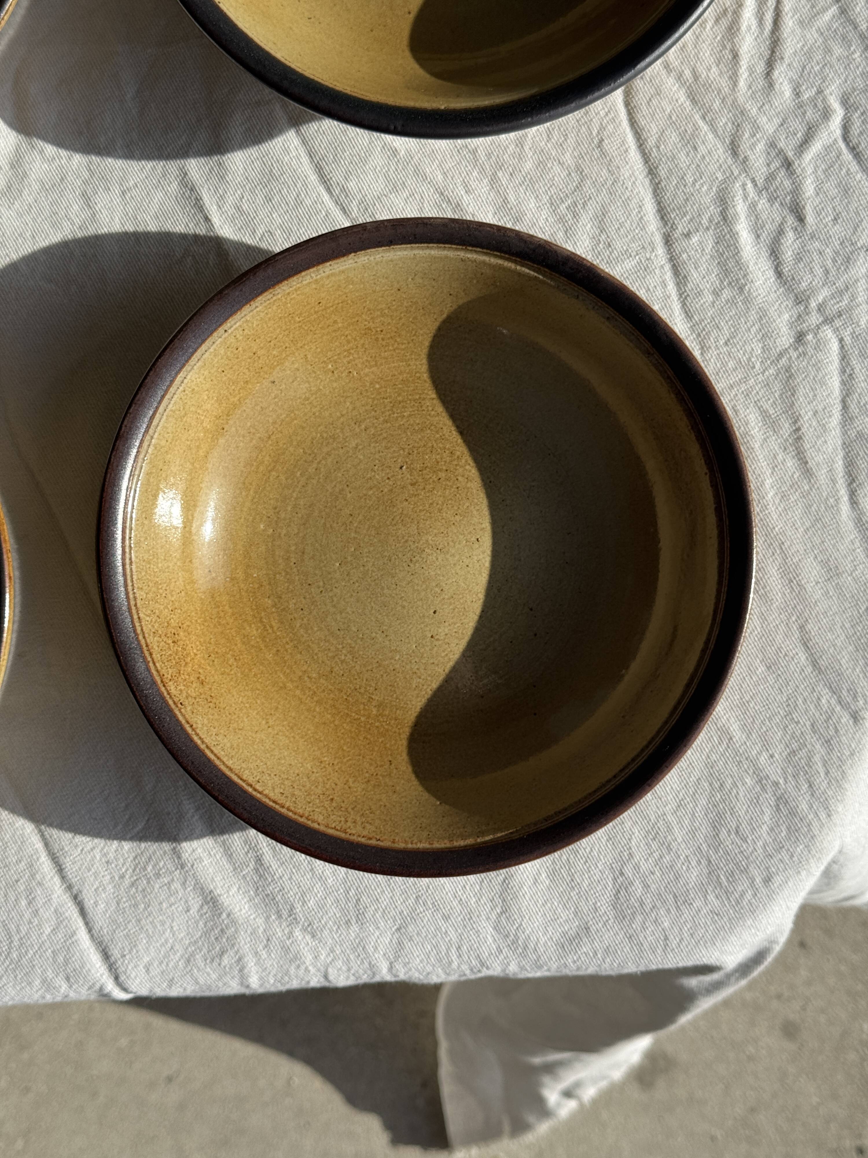 Set of 8 brown-rimmed stoneware deep plates Atelier Saint Simon D19.5