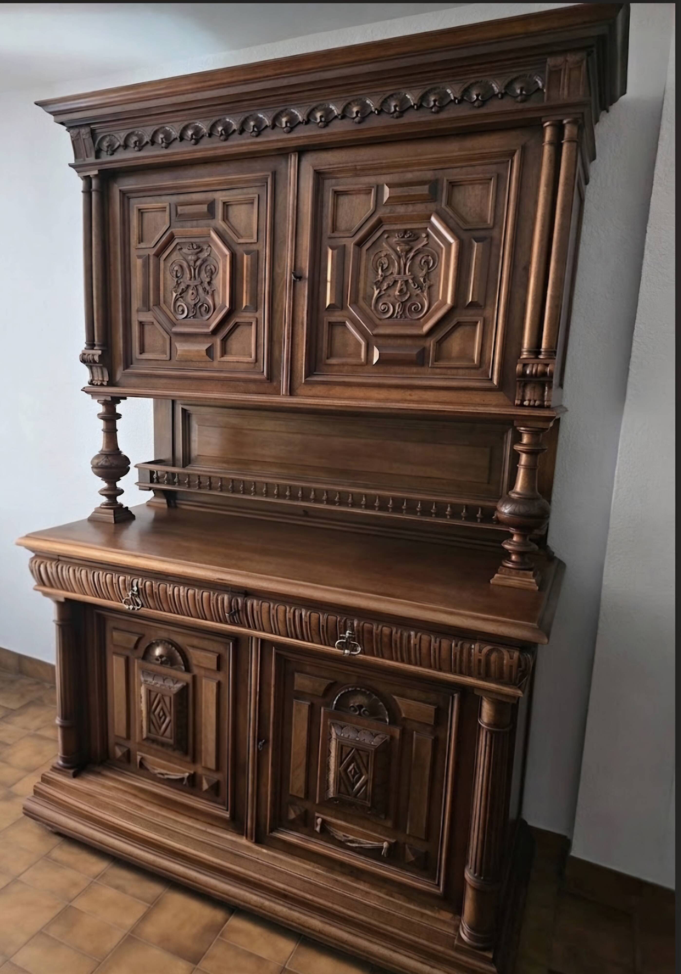 Magnificent buffet/cabinet in two parts, antique Henri II style, solid wood.