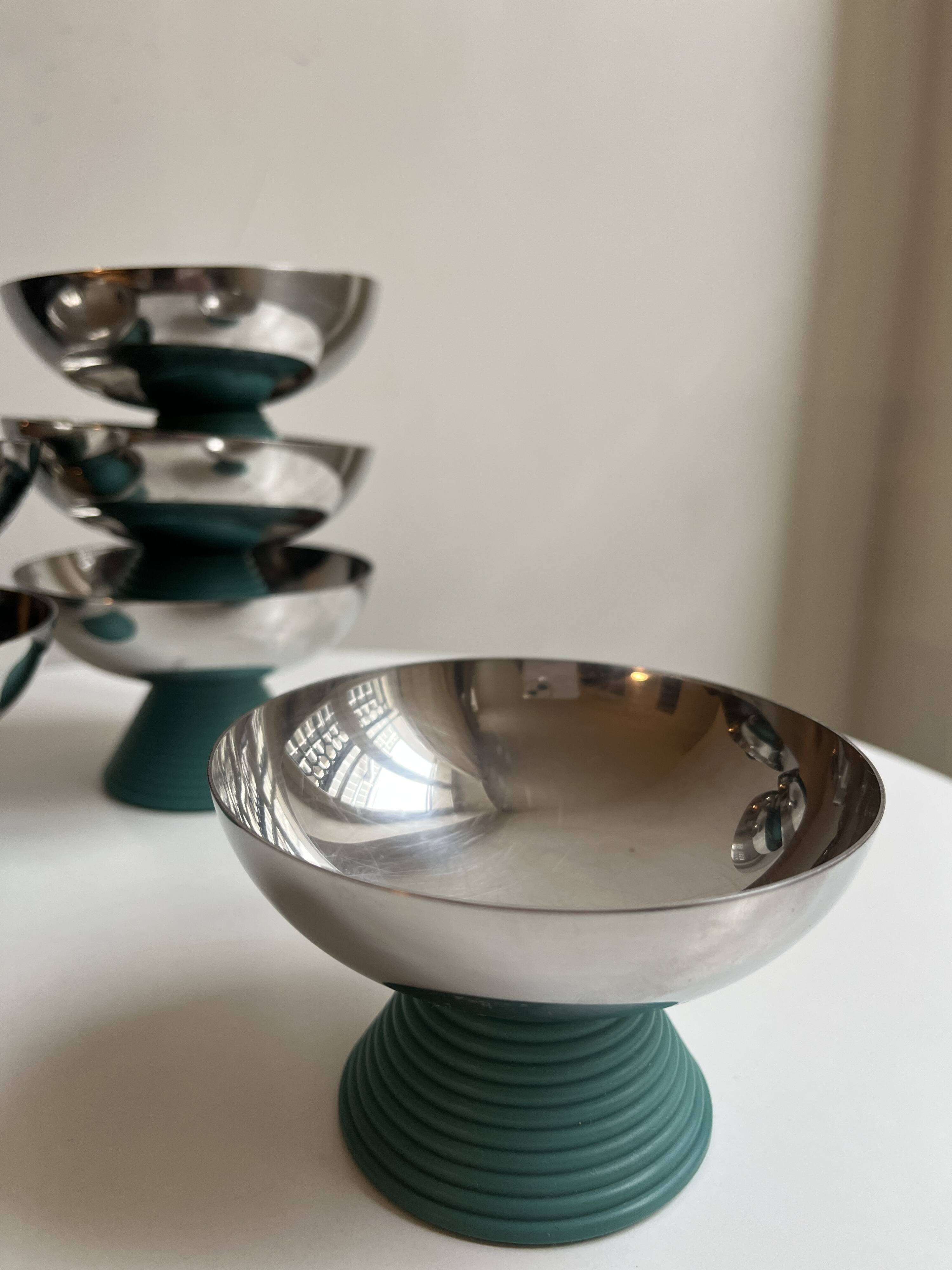 set of 6 ice cream cups in chrome metal and green plastic feet, design 1970