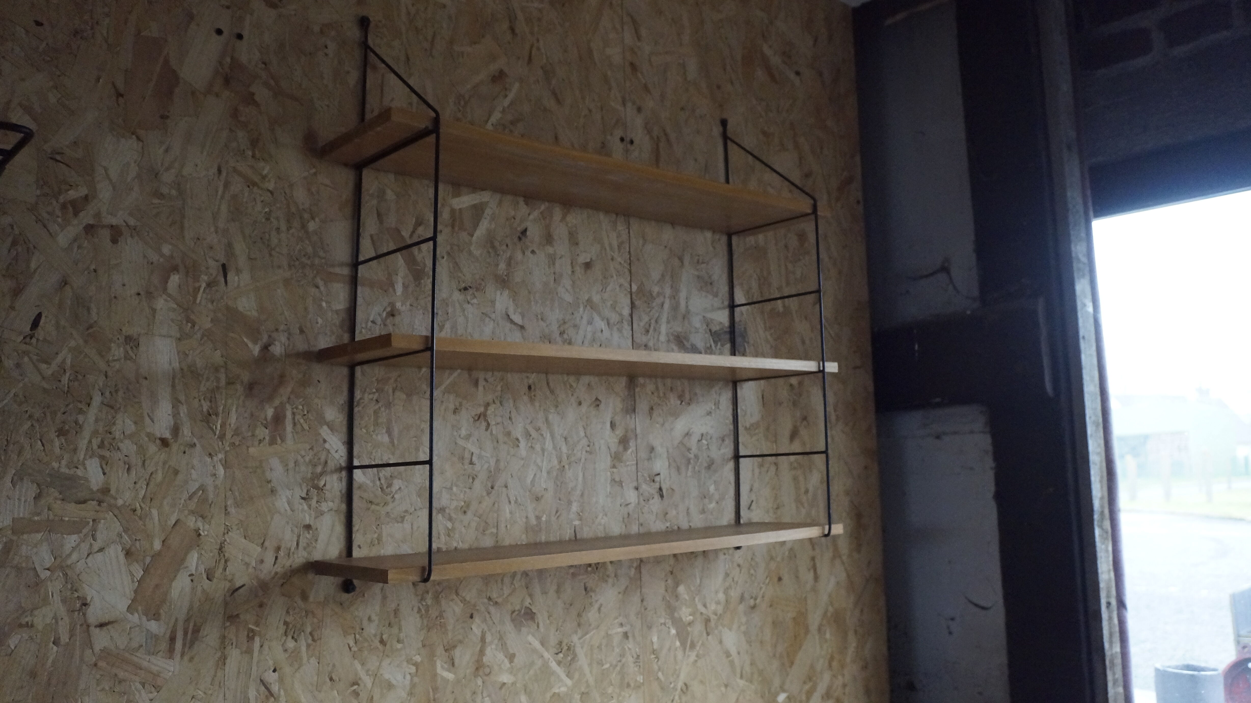 Wall shelf