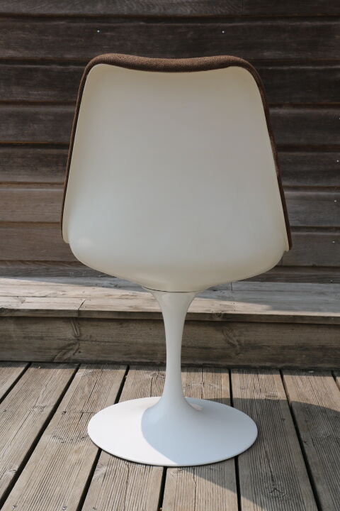 Chaise Tulipe Eero Saarinen marron