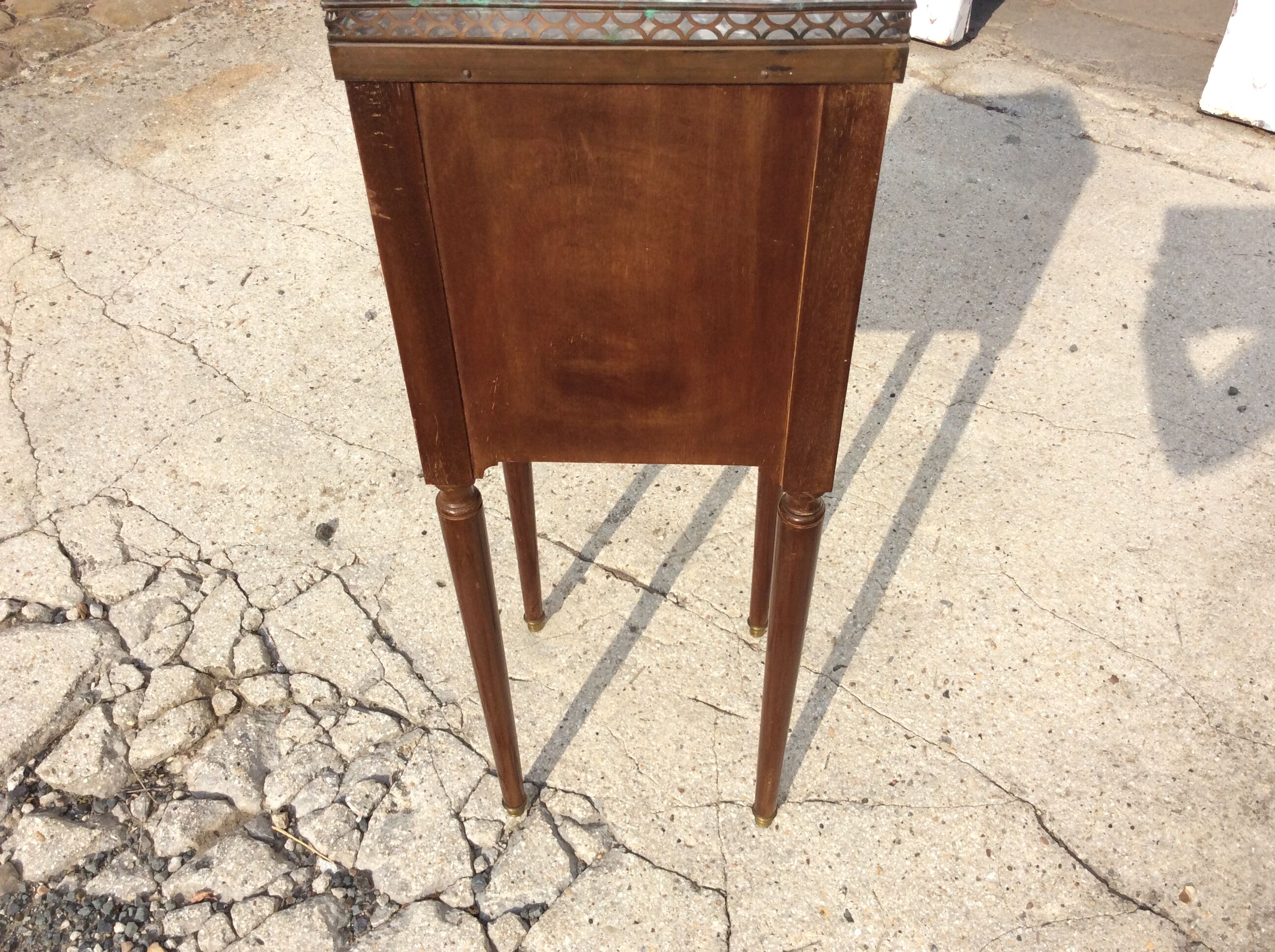 Beside table XVlllème