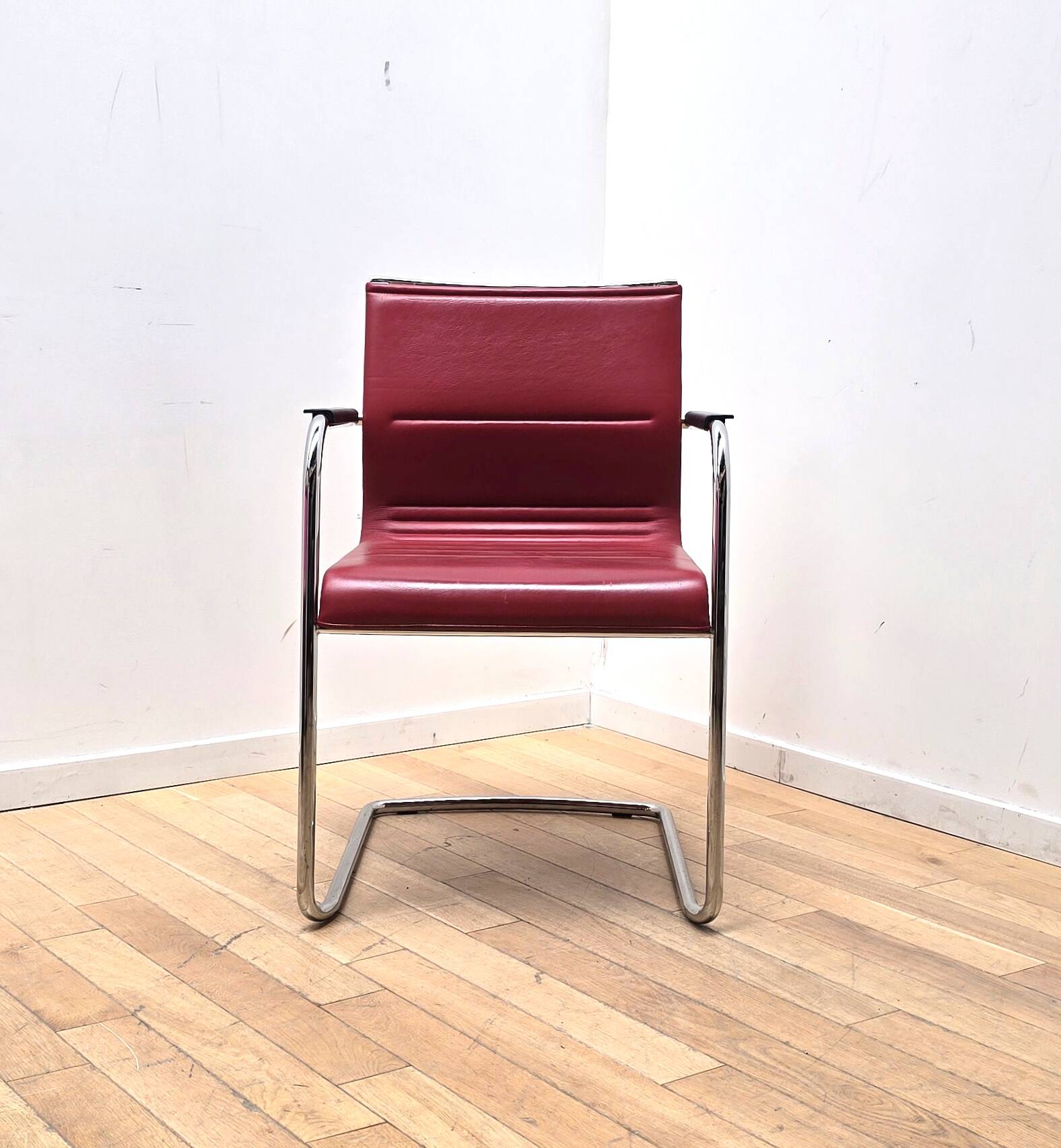 Suite of 12 ATK710 armchairs, ICF