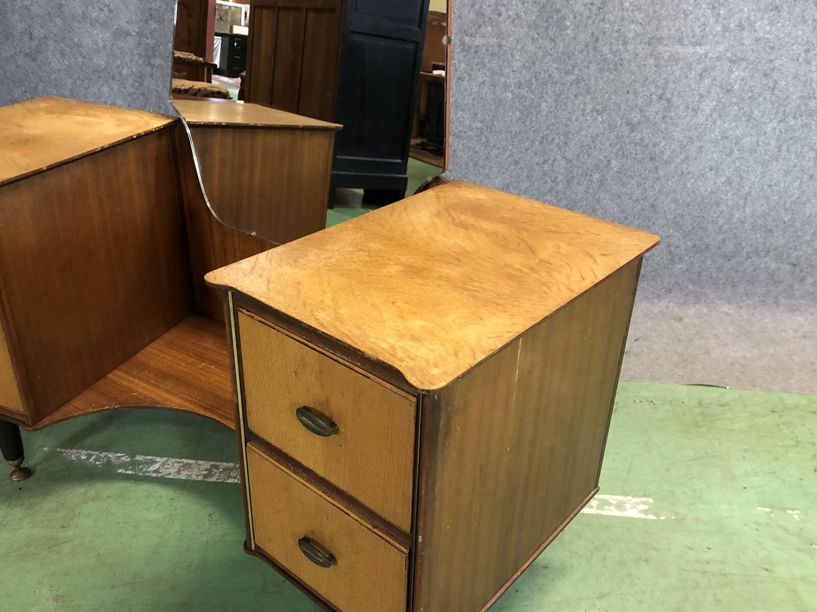 Hairdresser 1970s in teak and oak blond feet compass