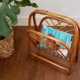 Foldable magazine rack in wicker