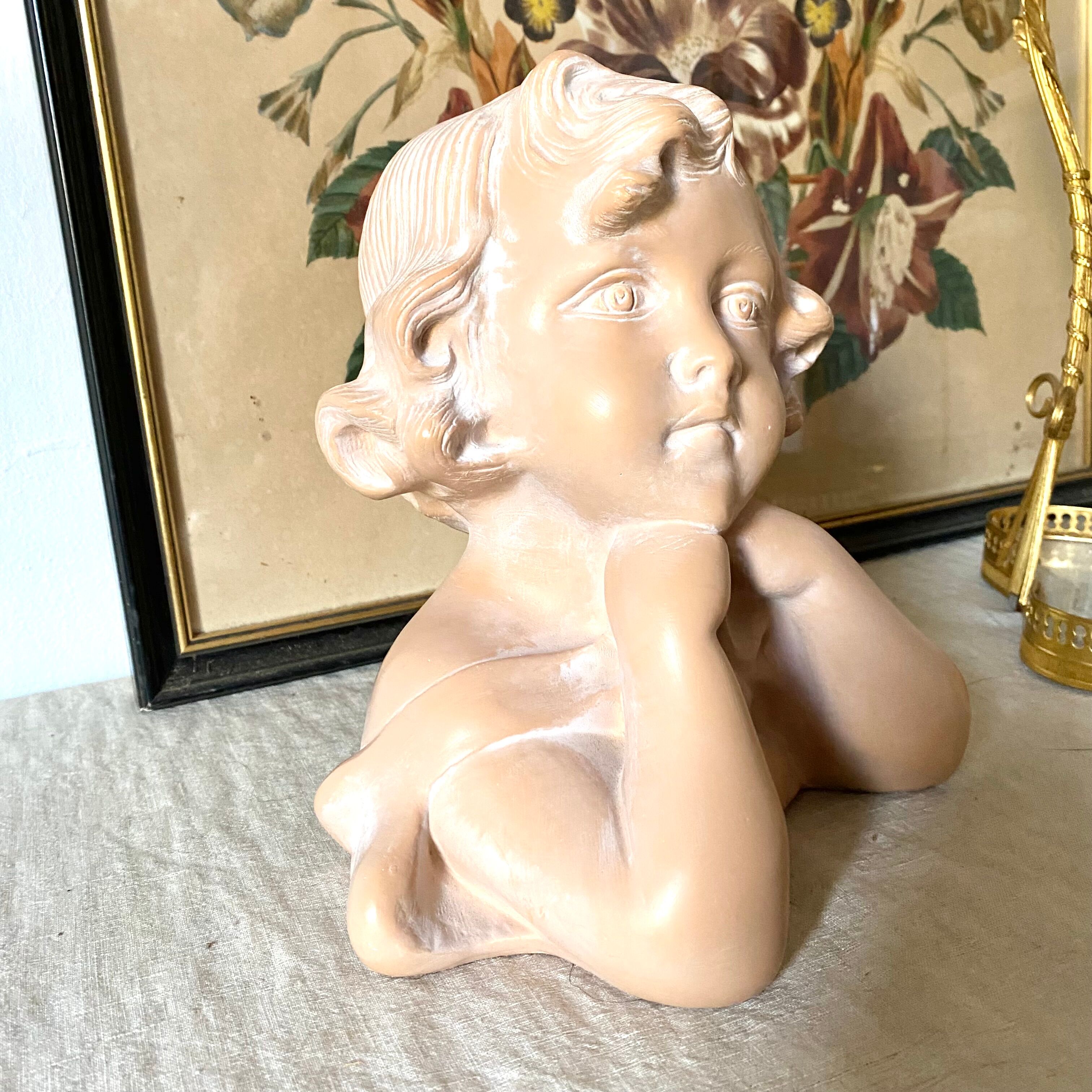 Bust child, pensive girl