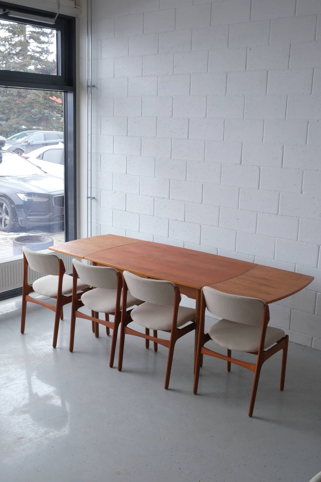 Dining table in Danish oak and teak.