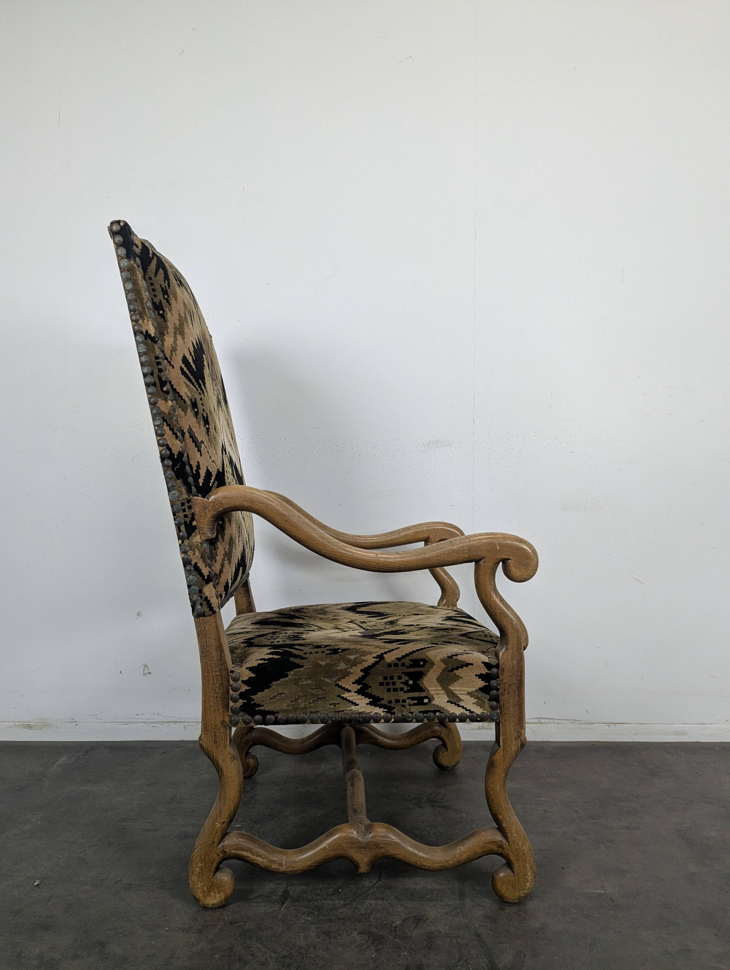 Louis XIII armchair with sheep bone in flame velvet