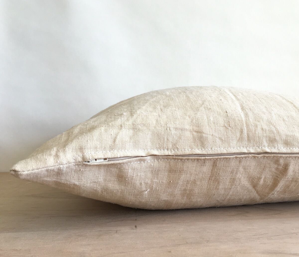 Housse de coussin tissu ancien