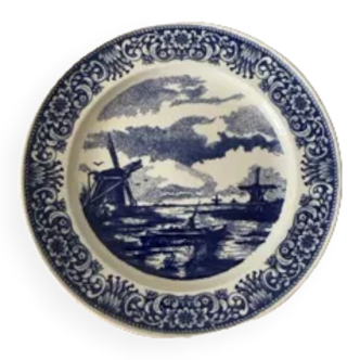 Assiette moyenne en porcelaine