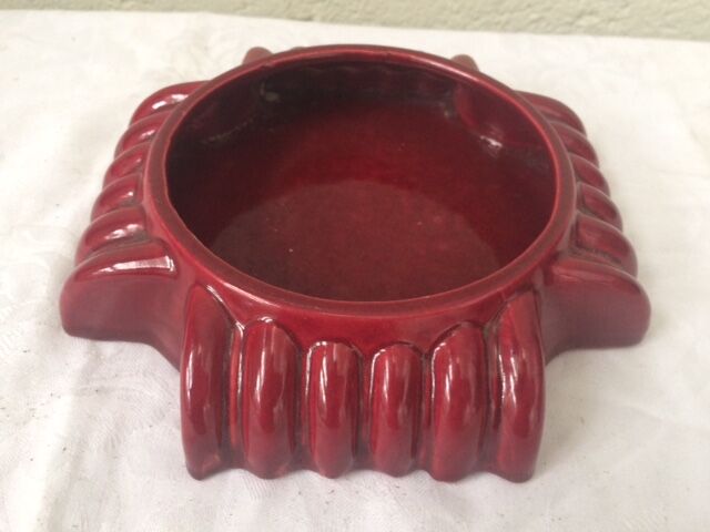 Ashtray red enamelled ceramics in geometric design and the 1950s vintage