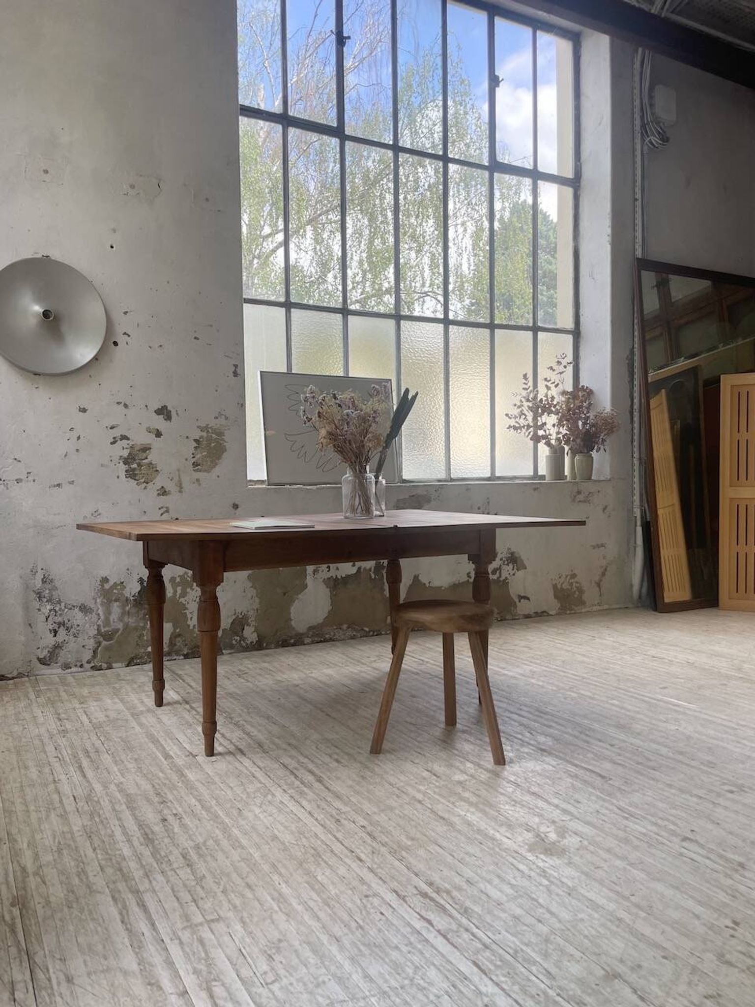 Table de ferme noyer plateau pivotable à allonges