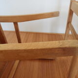 2 chaises en bois type reconstruction