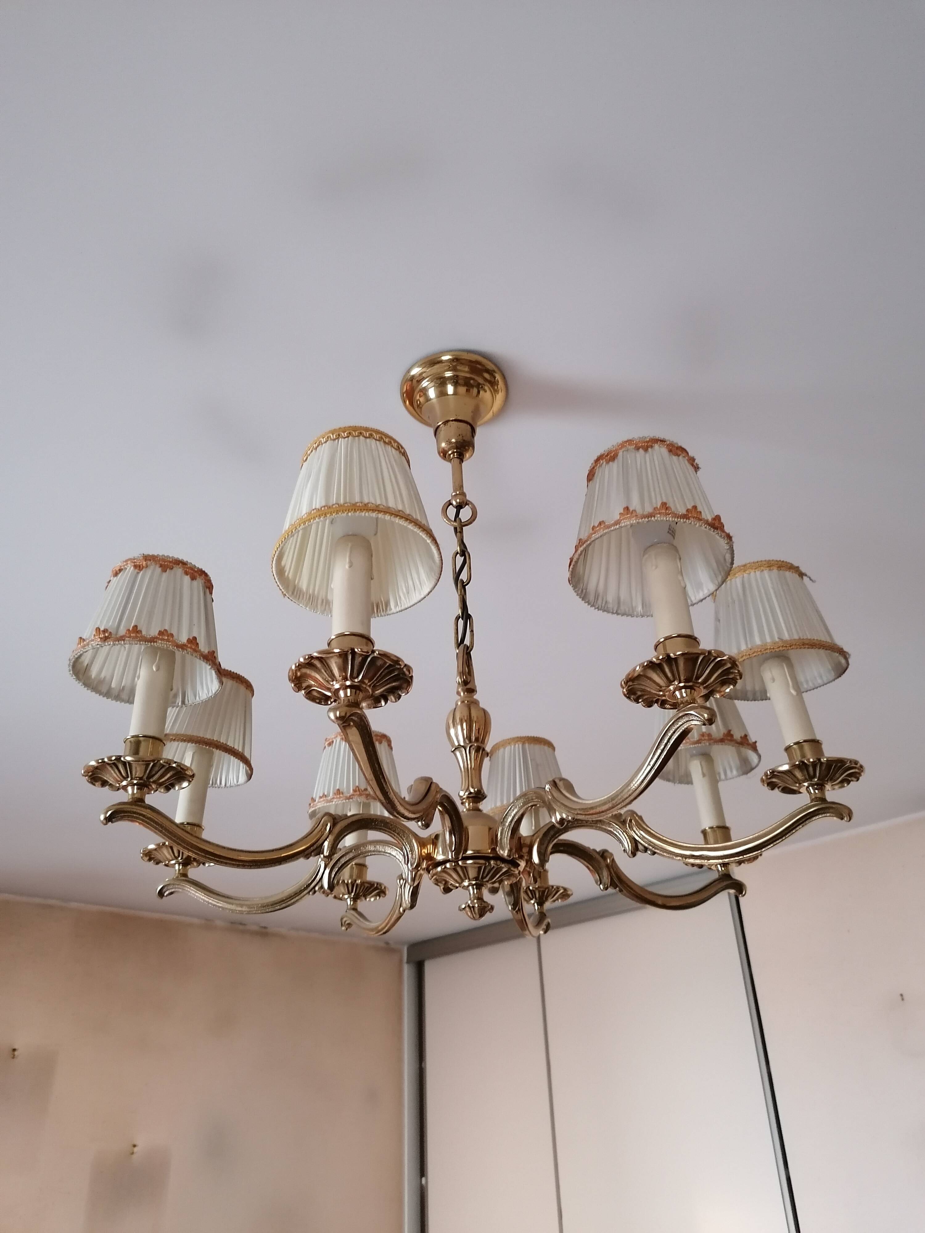 8-light chandelier