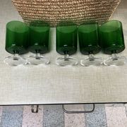 5 stemmed glasses