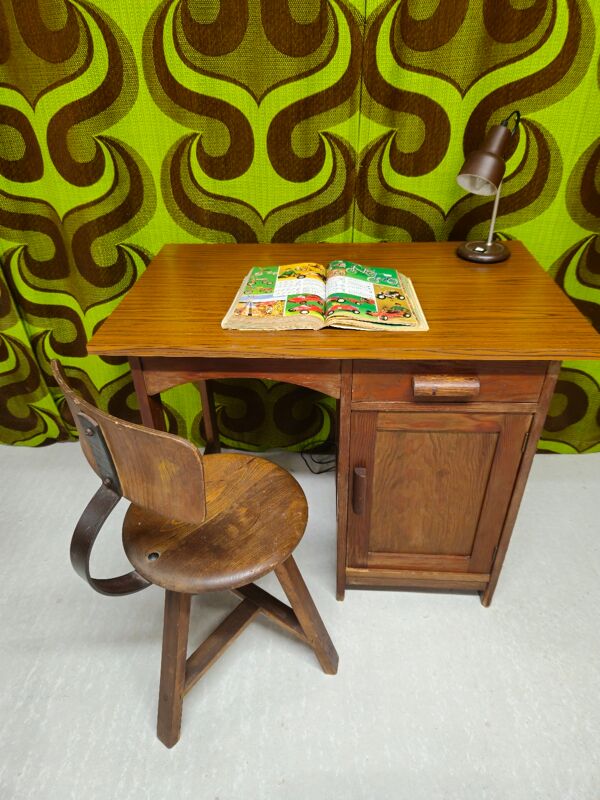 Petit bureau sapin atelier 1950