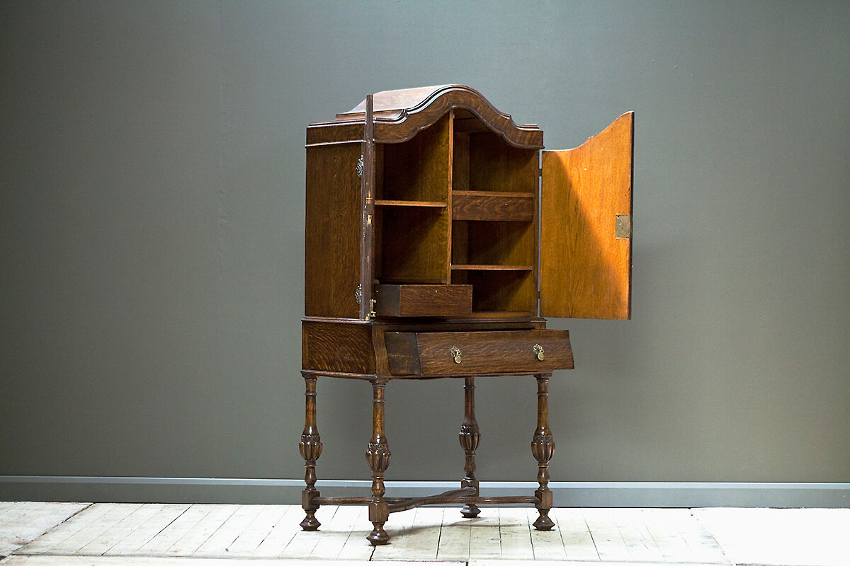 Oak cocktail cabinet early 1900
