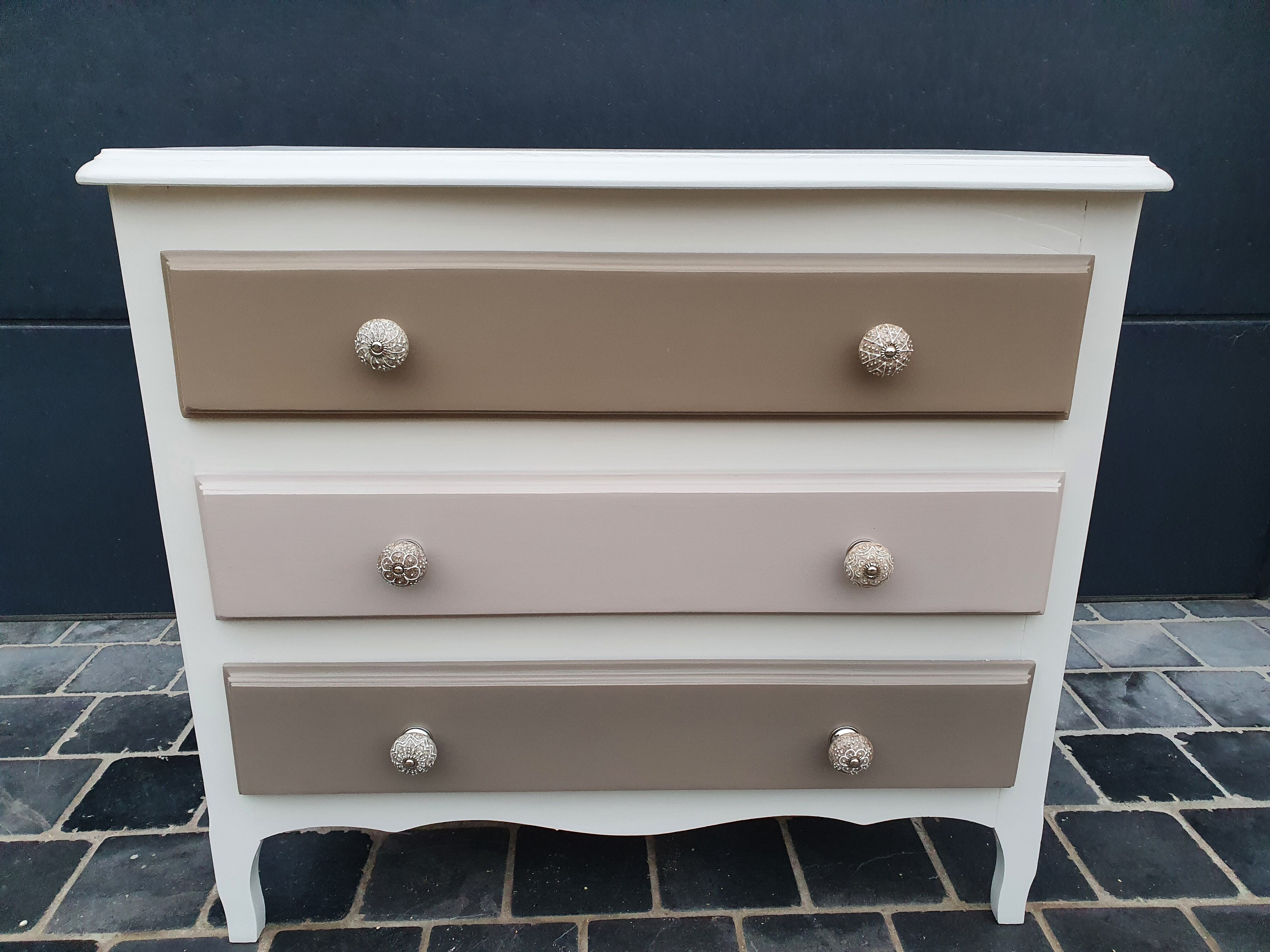 3 drawer chest of drawers