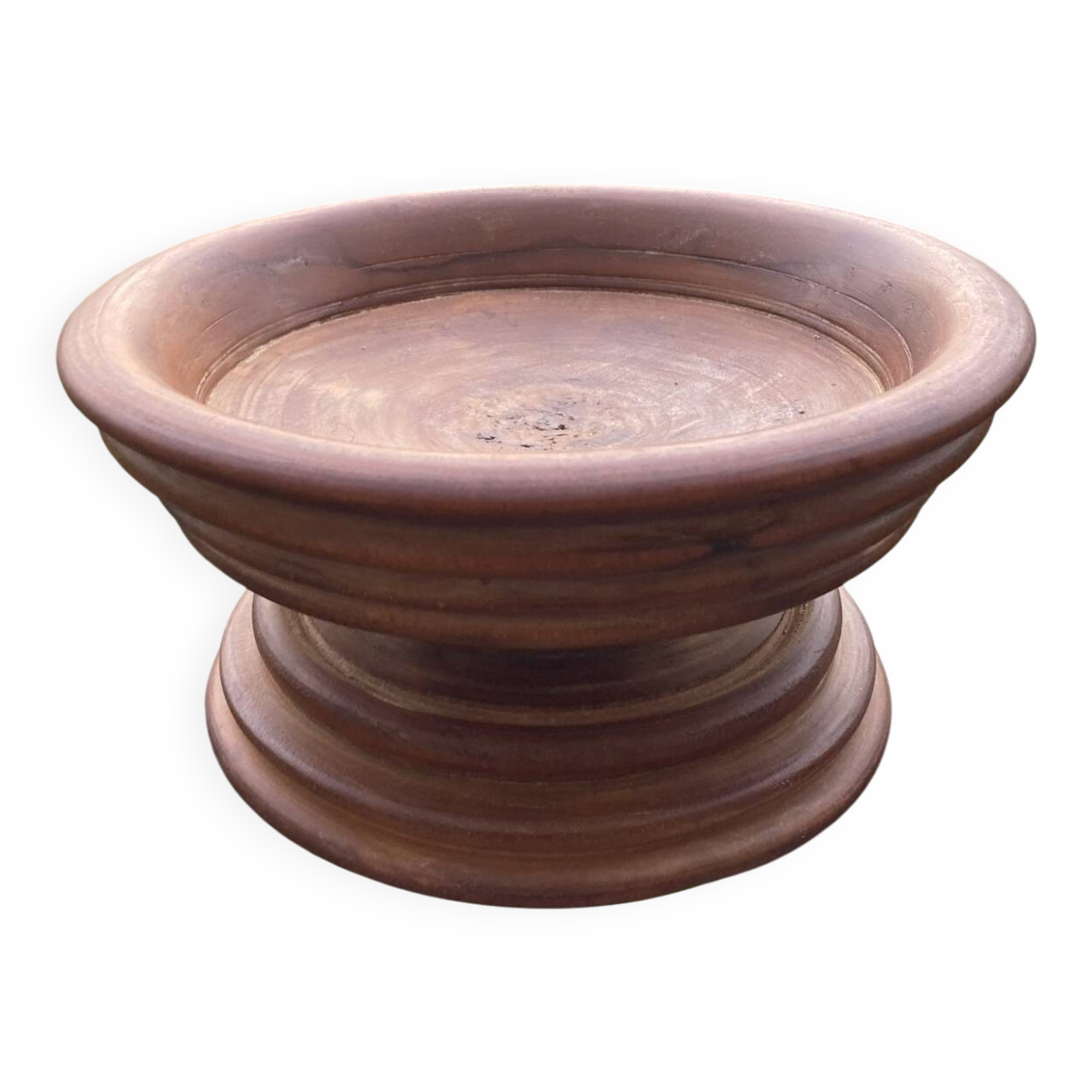 Turned wooden bowl craftsmanship from Haute-Marne.
