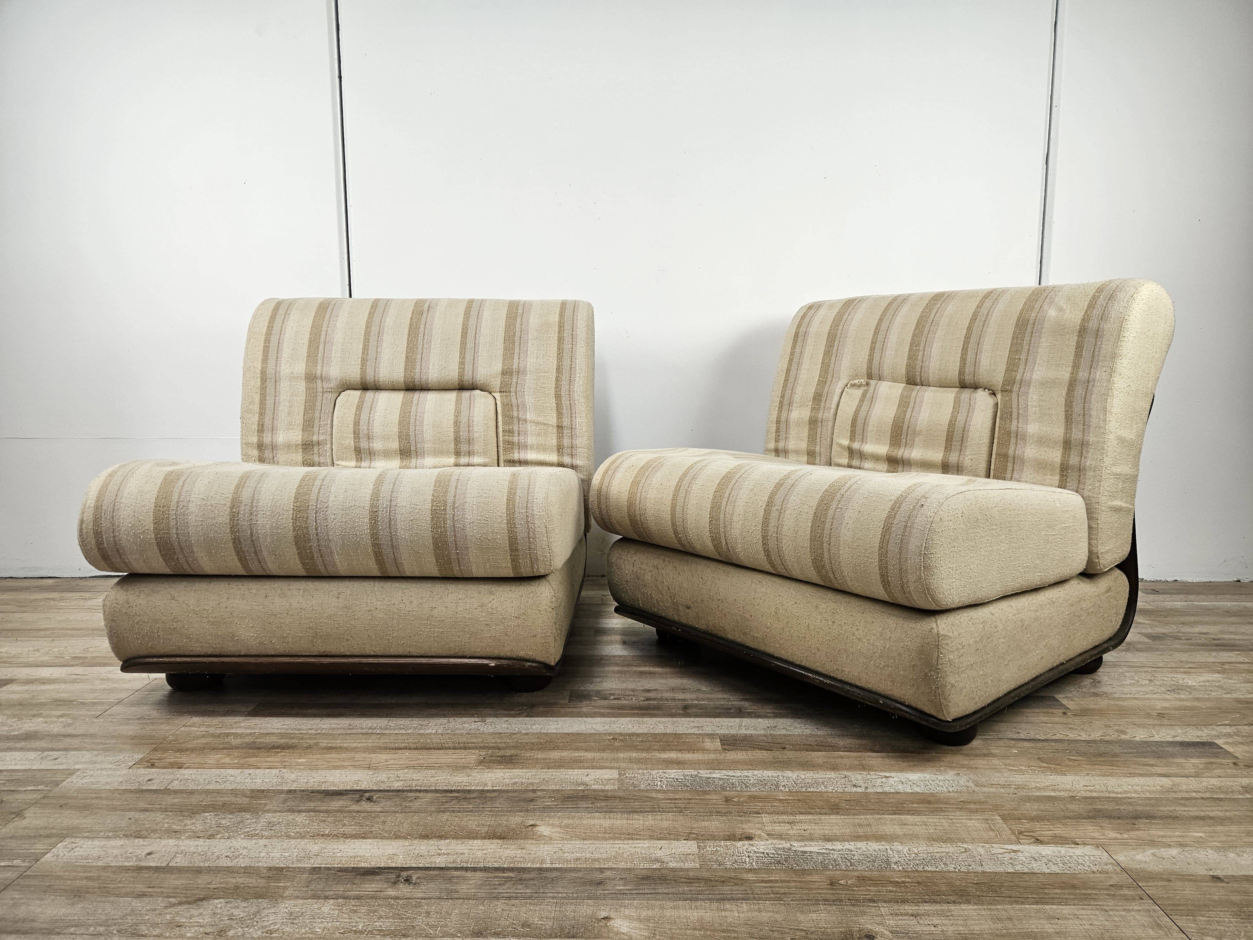Fauteuils italiens du milieu du siècle en bois et tissu