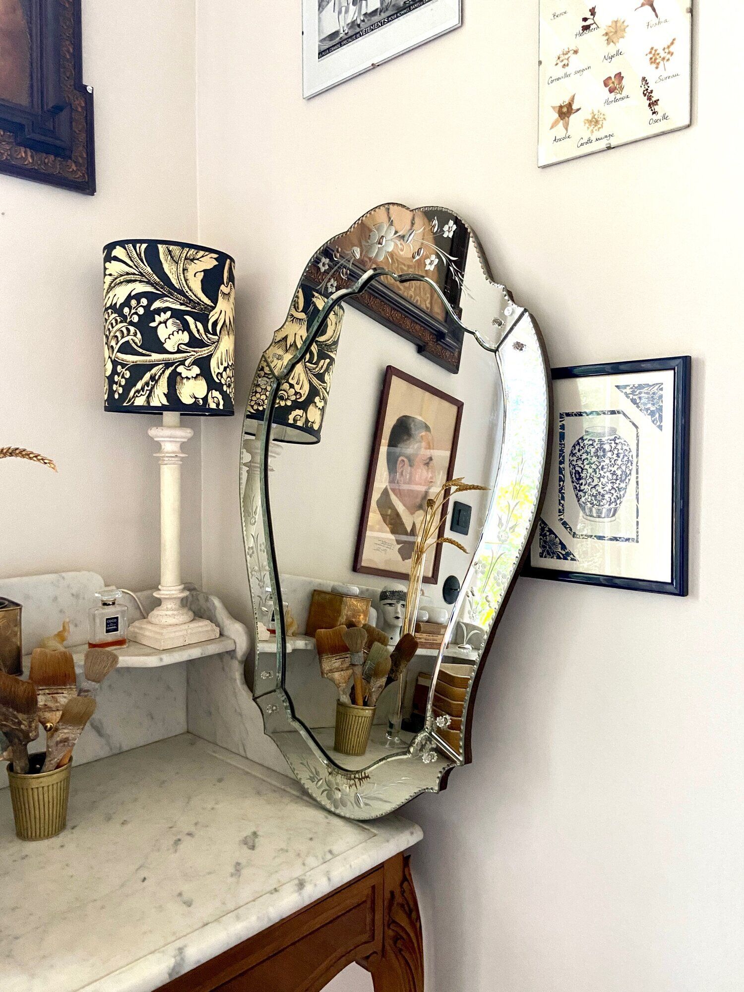 Venetian mirror 84 x 58 cm