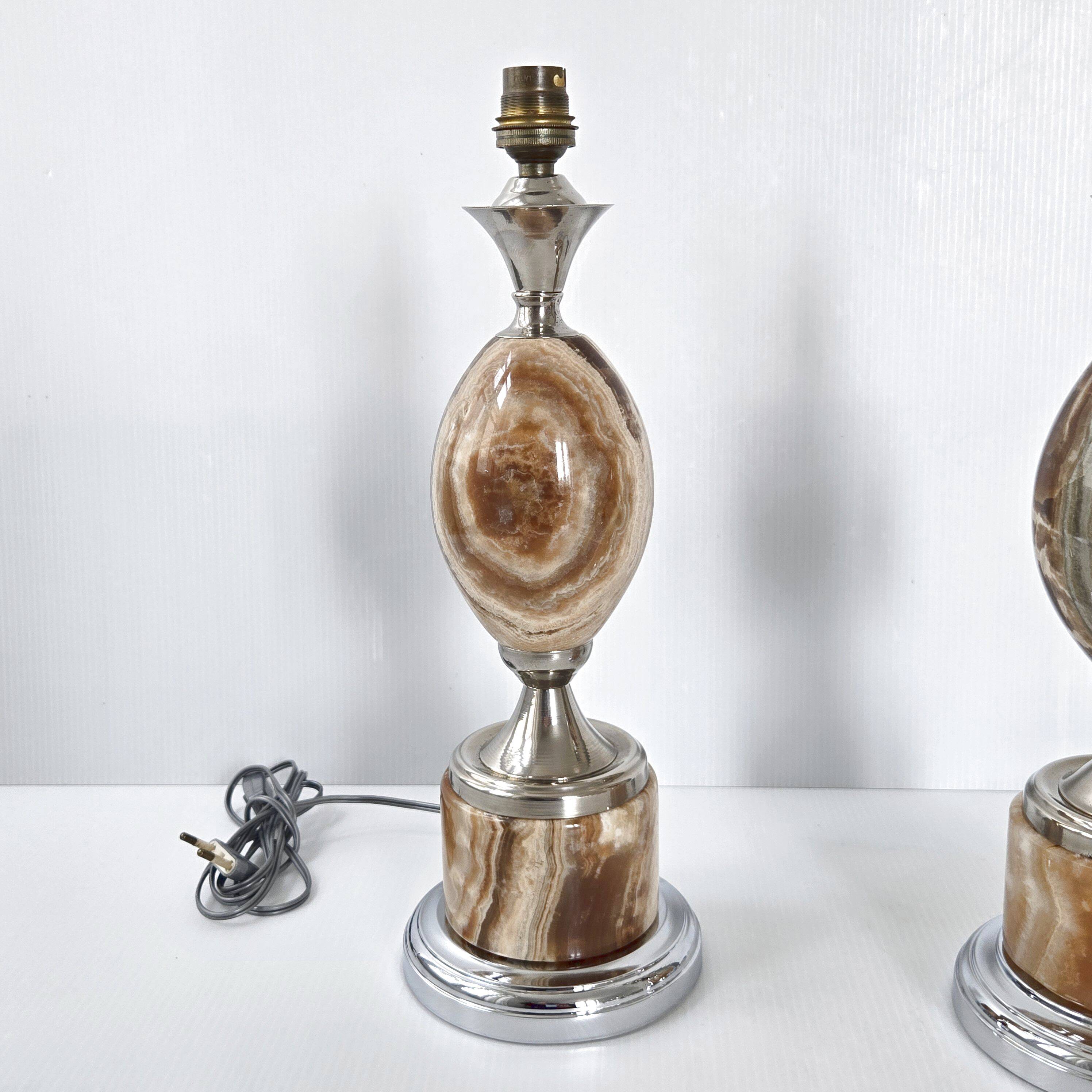 Paire de lampes oeuf vintage 1970