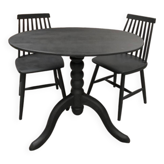 Ancienne table de vigneron et chaises bistrot