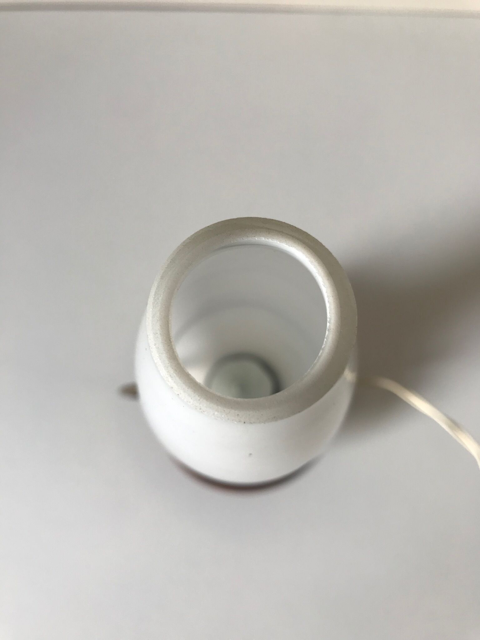 Lampe tripode teck et opaline vintage 1960