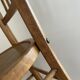 Paire de chaises vintage en bois – lignes sobres et belle patine