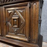 Large Louis XIII period Burgundy buffet in solid walnut circa 1650