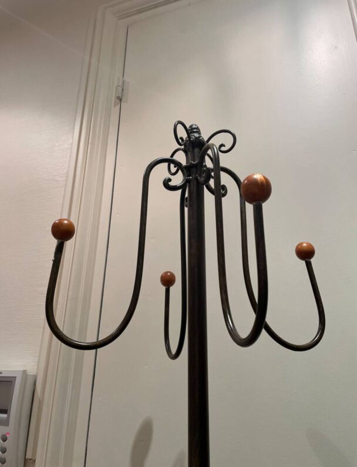 Coat rack on ball stand
