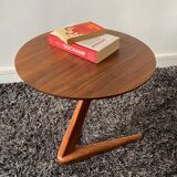 Unstructured side table