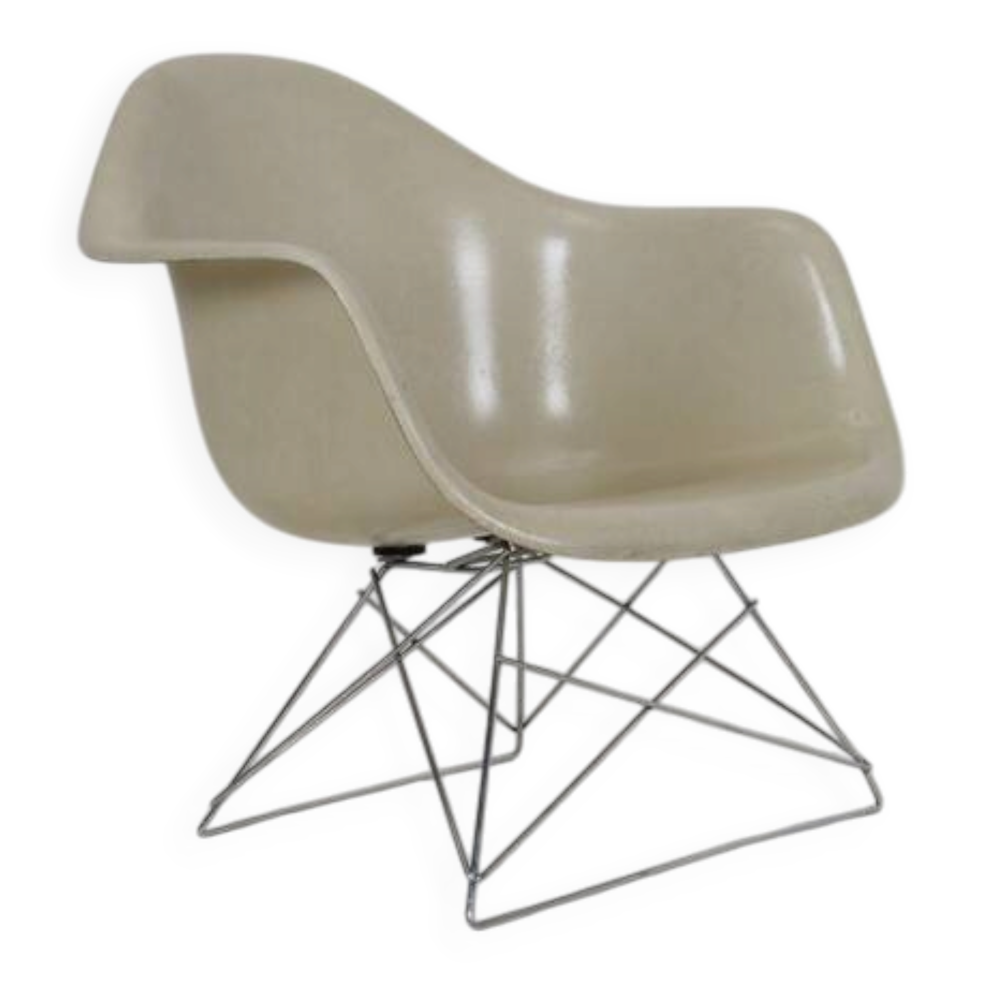 Rare Herman Miller / Charles & Ray Eames “LAR” fiberglass armchair on “Cat’s Cradle Base” / 1950s-1960s