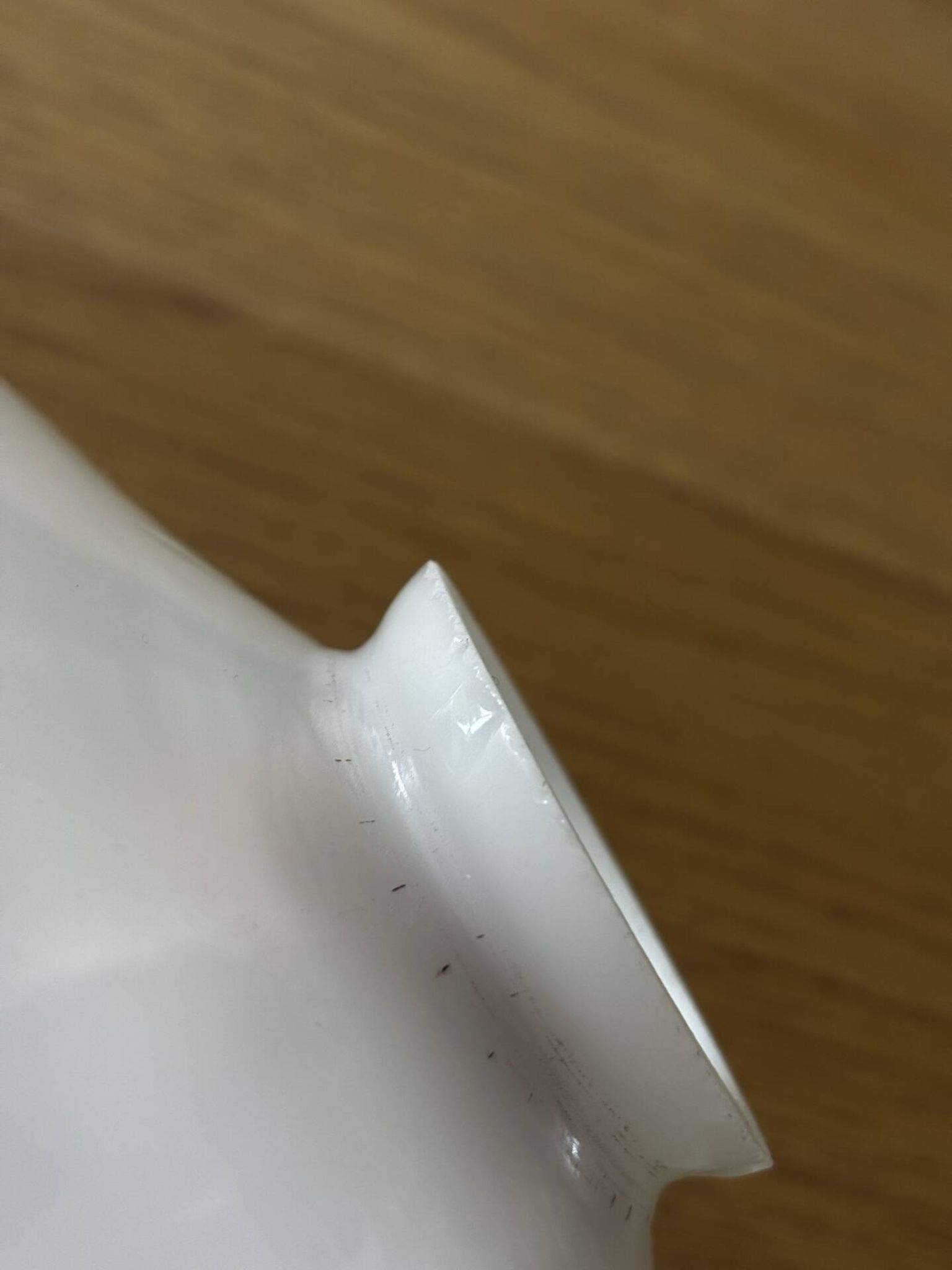 Vintage bell lampshade for suspension in white opaline.