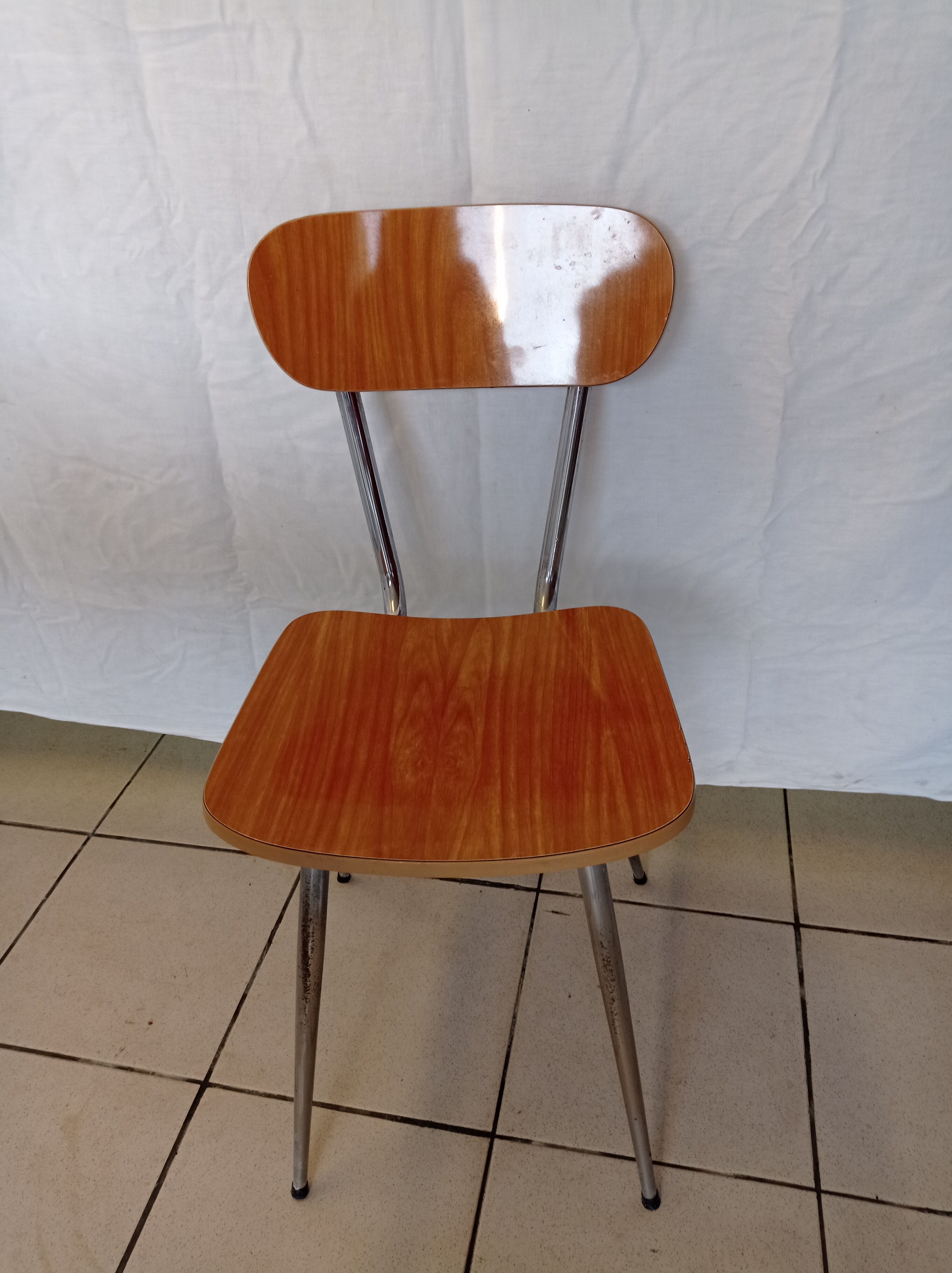 formica table with extension + 6 chairs