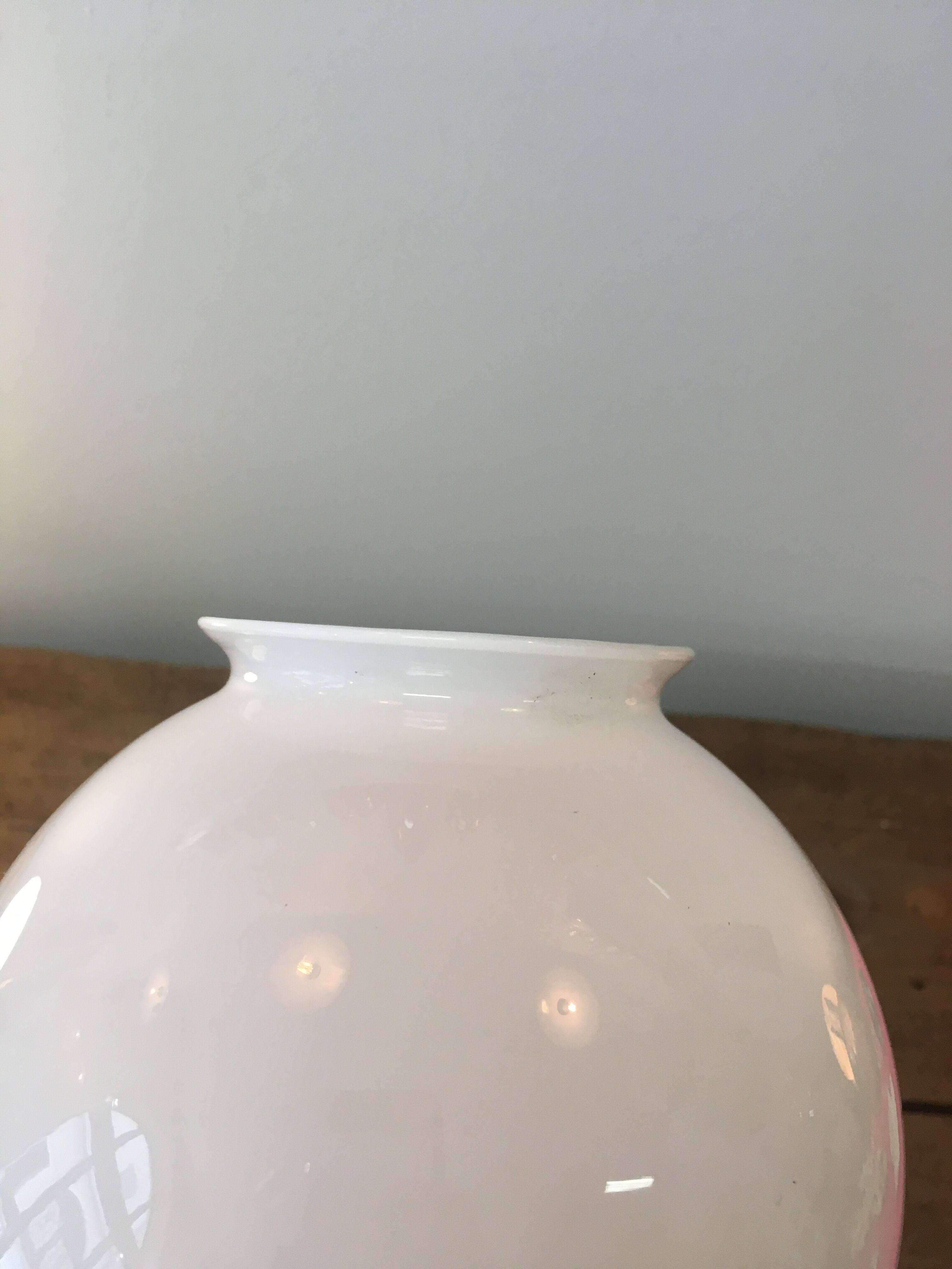 White glass globe ø20 cm