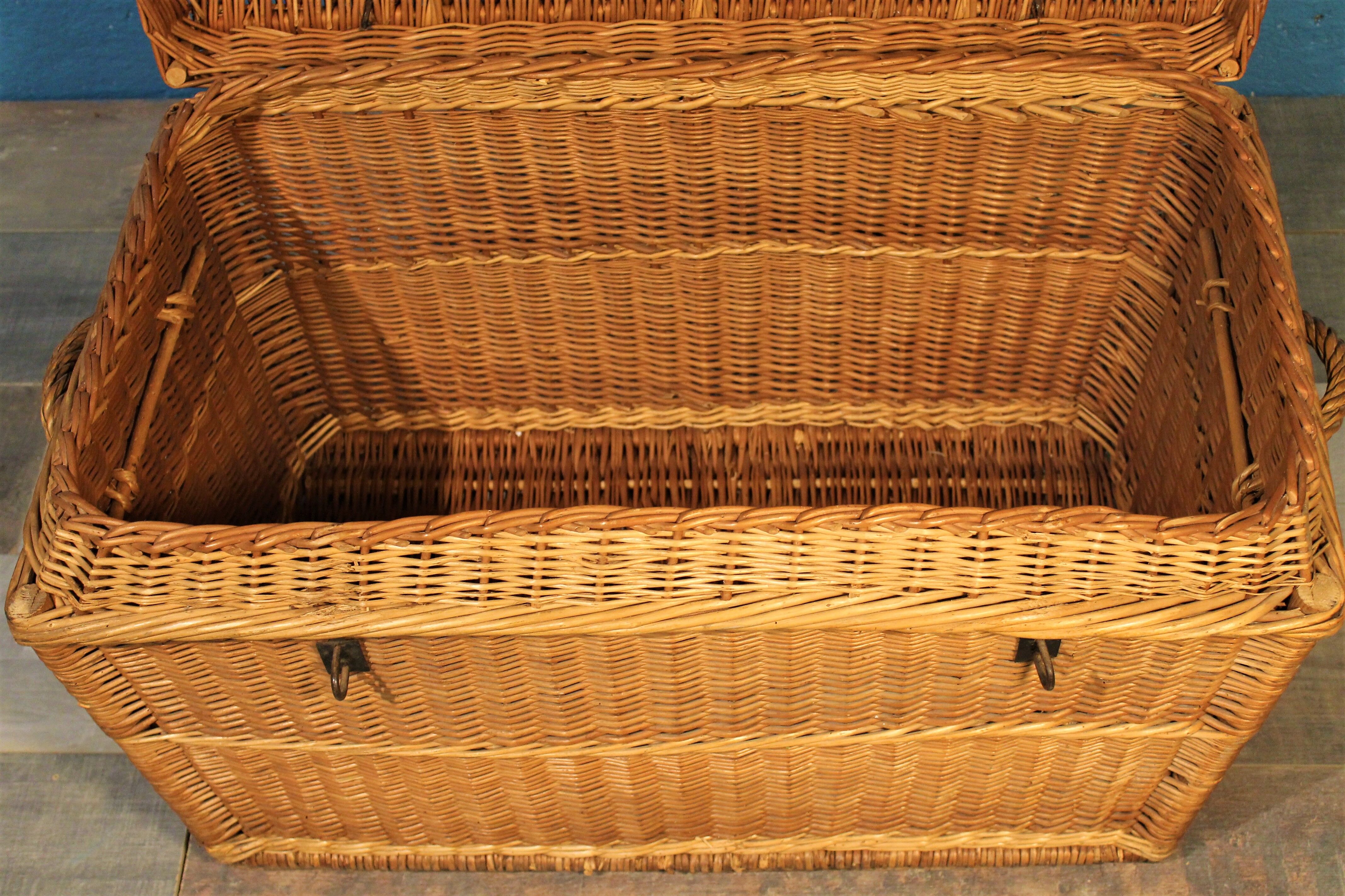 Trunk wicker 1930