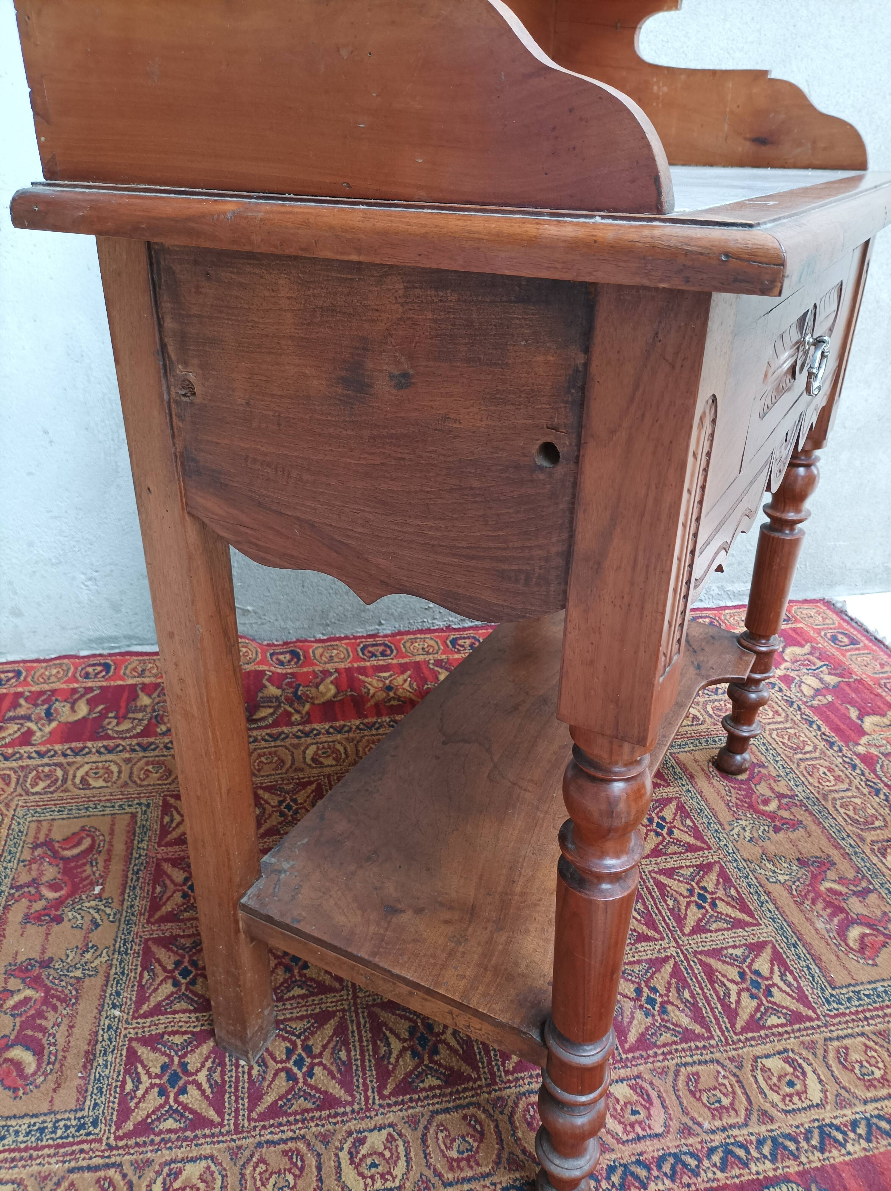 Meuble de toilette en noyer et merisier