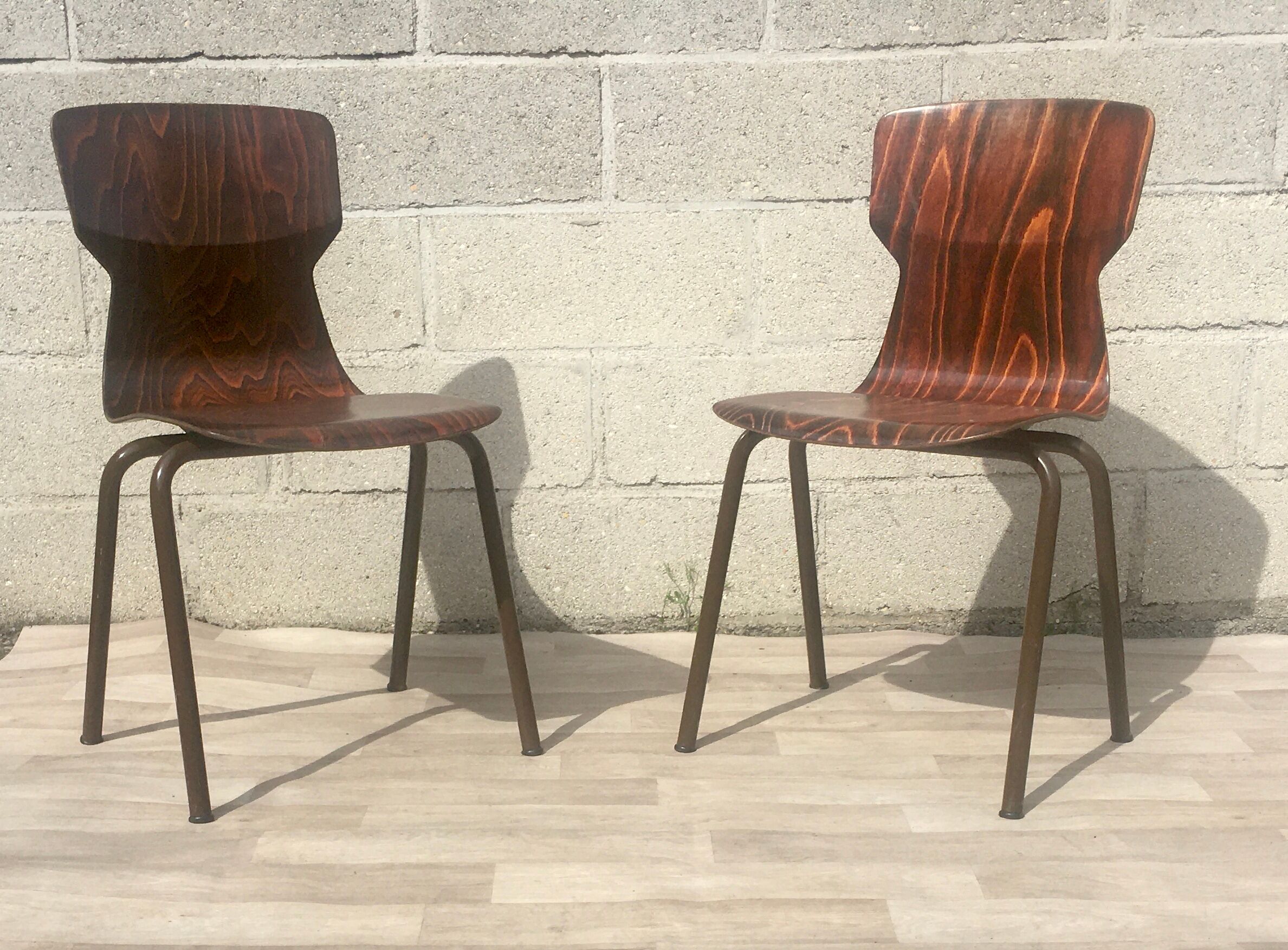 Set of 2 design and vintage chairs Eromes 60s