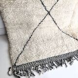 Moroccan Berber carpet Beni Ouarain with black diamonds 3,05x2.09m