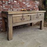 Workbench with drawers