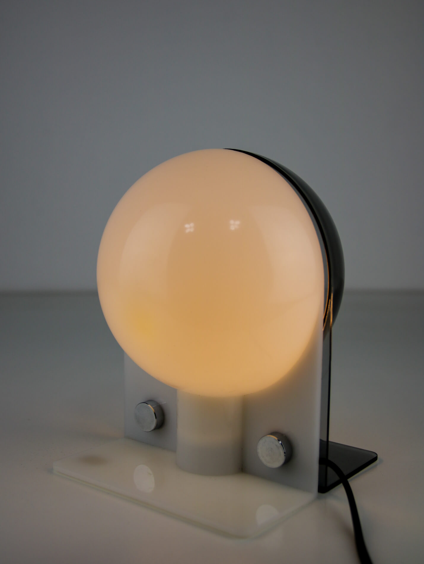 Lampe de table Sirio gris et blanc de Guzzini