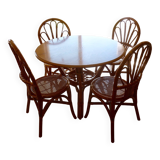 Table et chaises en rotin