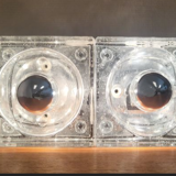 Deux appliques en verre coulé