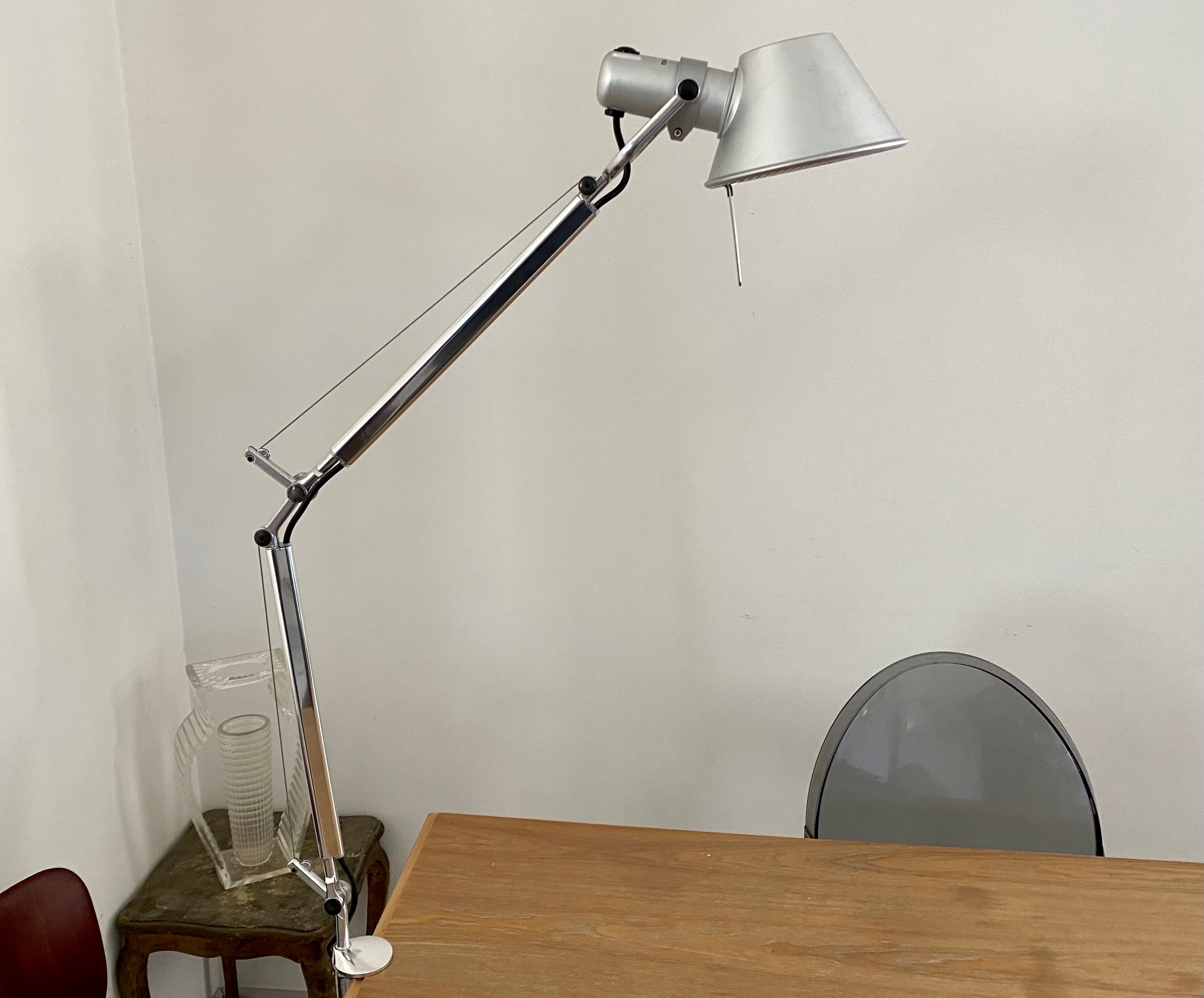 Artemide Tolomeo mini desk lamp on pliers and design Michele De Lucchi - Giancarlo Fassina