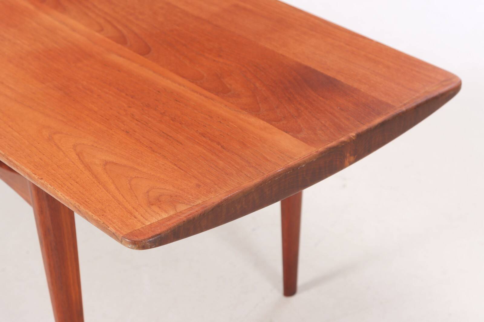 Tove & Edvard Kindt-Larsen coffee table model FD 504, Denmark, 1950s